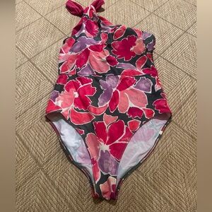Sidestroke One Piece Swim Suit